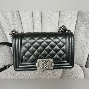 Chanel Caviar Quilted Small Boy Flap Black, Excellent condition